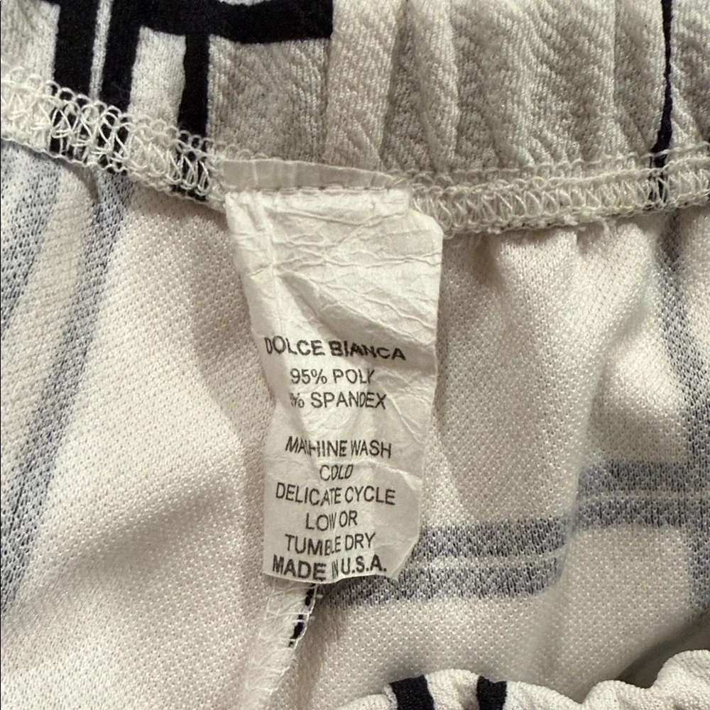 Dolce Bianca Size Small Black and White Checkered Textured Leggings